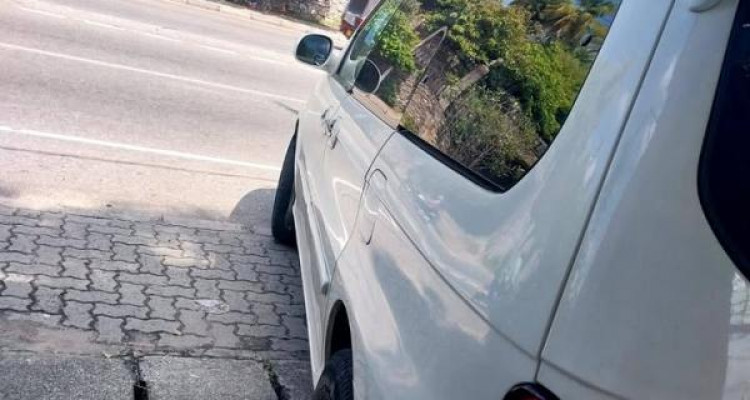 KIA CARNIVAL 2000