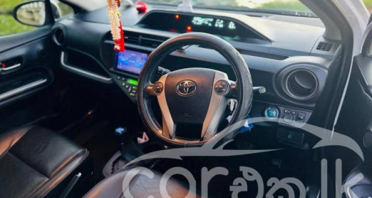 TOYOTA AQUA 2014