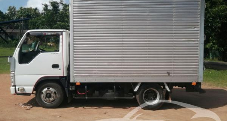 ISUZU LORRY 2014