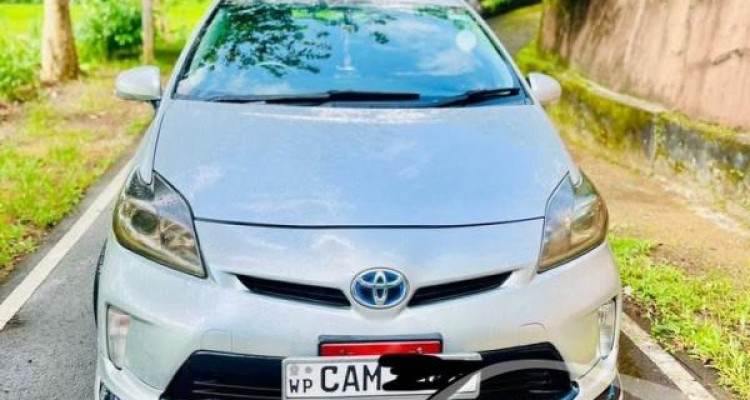 TOYOTA PRIUS 2013