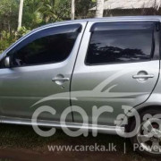 DAIHATSU YRV 2006