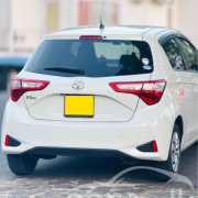 TOYOTA VITZ 2017