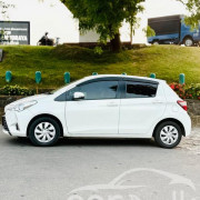 TOYOTA VITZ 2017