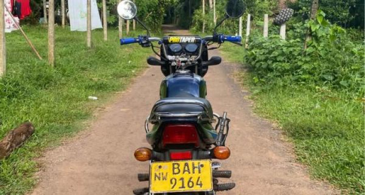 BAJAJ CT100 2013