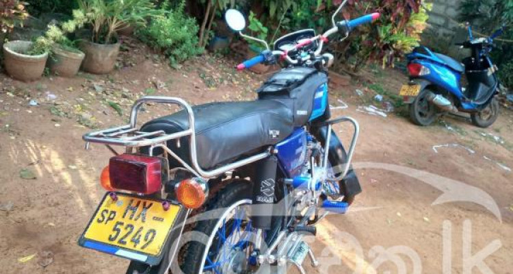 BAJAJ BOXER 2004