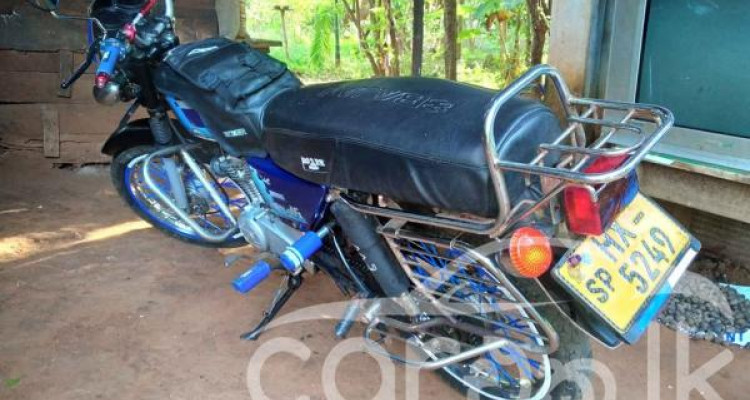 BAJAJ BOXER 2004