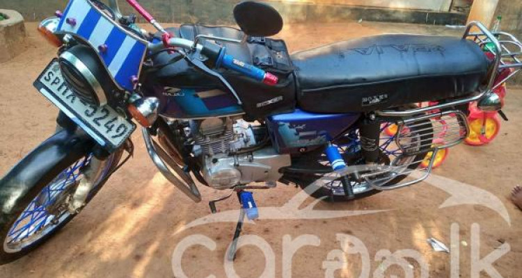 BAJAJ BOXER 2004