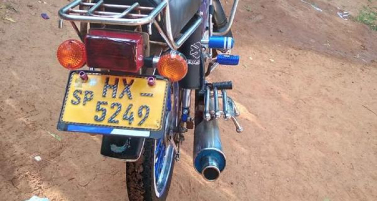 BAJAJ BOXER 2004