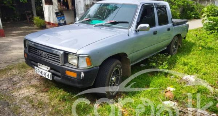 TOYOTA HILUX 1989