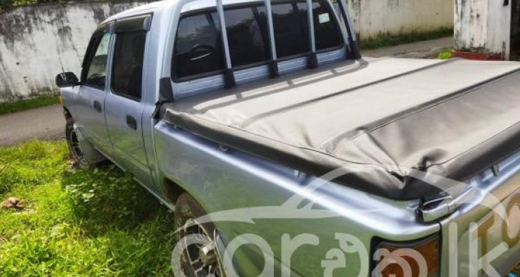 TOYOTA HILUX 1989