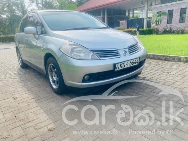 NISSAN TIIDA 2005