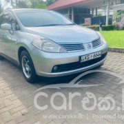 NISSAN TIIDA 2005