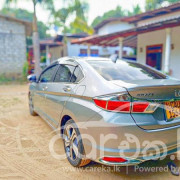 HONDA GRACE 2016