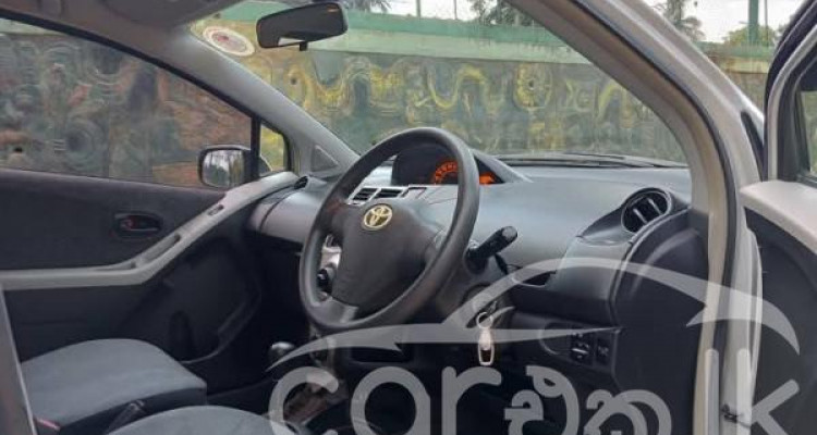 TOYOTA VITZ 2008