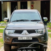 MITSUBISHI L200 2011