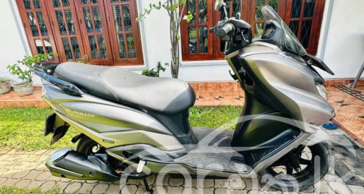 SUZUKI BURGMAN 2019