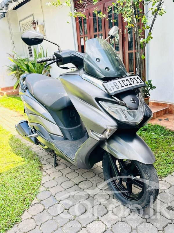 SUZUKI BURGMAN 2019
