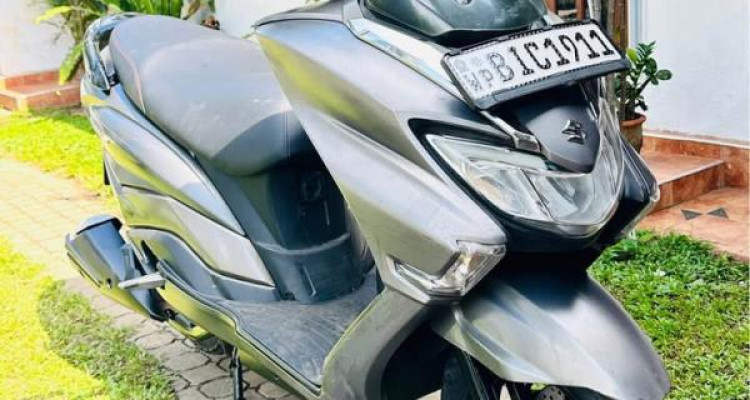 SUZUKI BURGMAN 2019