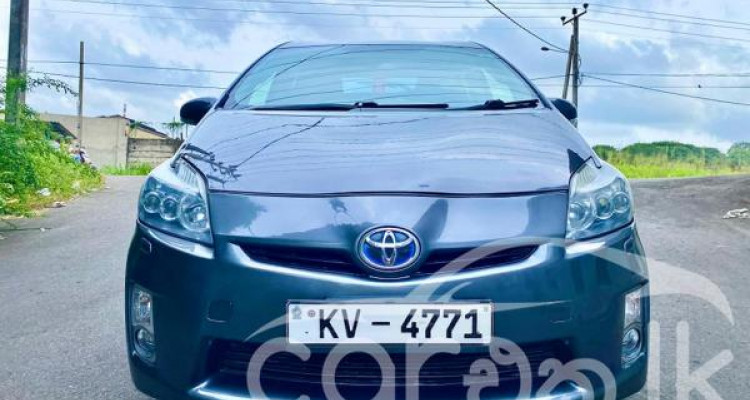 TOYOTA PRIUS 2011