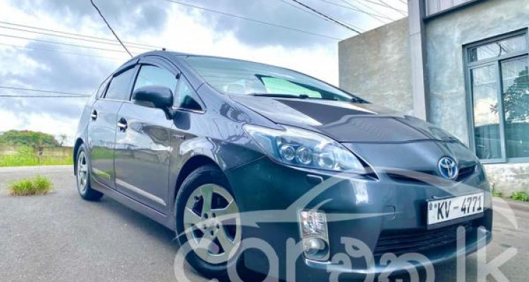 TOYOTA PRIUS 2011