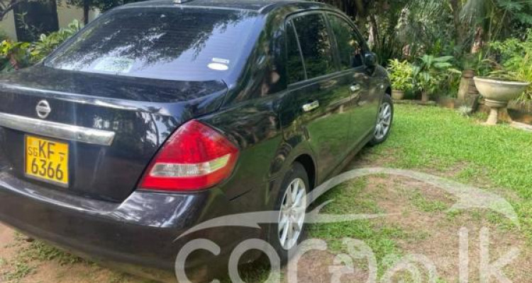 NISSAN TIIDA 2006