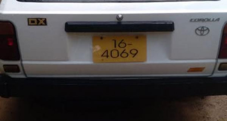 TOYOTA COROLLA DX WAGON 1986