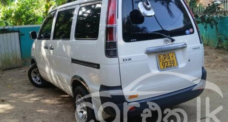 TOYOTA NOAH CR42 1999