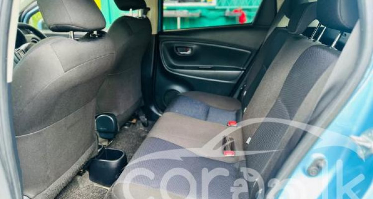 TOYOTA VITZ 2016