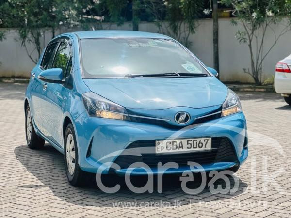 TOYOTA VITZ 2016