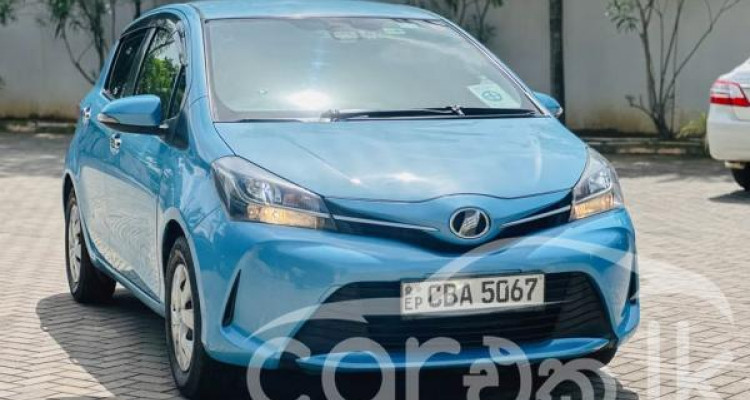 TOYOTA VITZ 2016