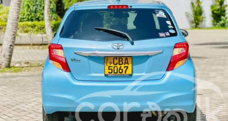 TOYOTA VITZ 2016