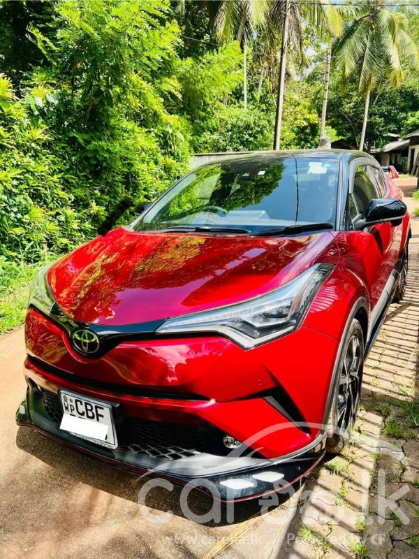 TOYOTA C-HR NGX 10 2018