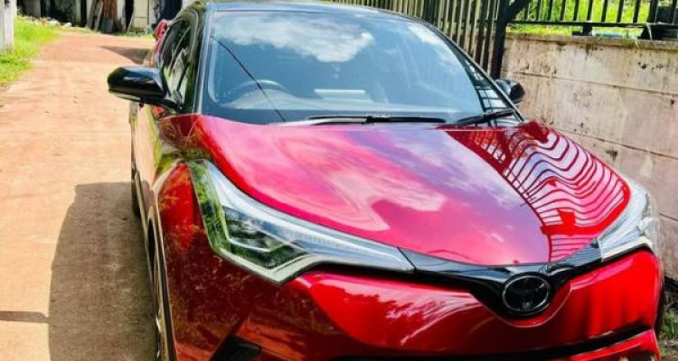 TOYOTA C-HR NGX 10 2018