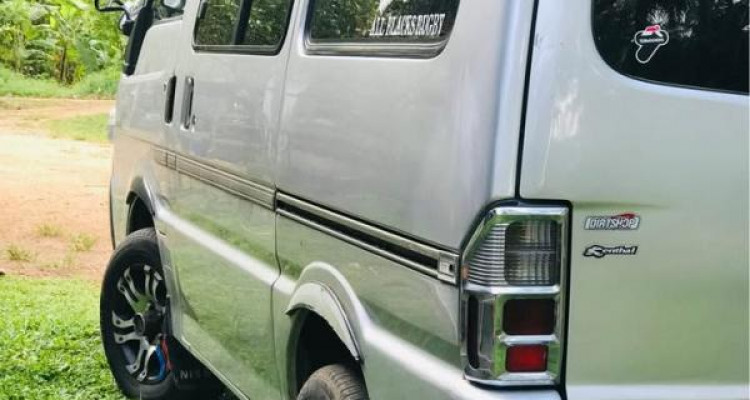 NISSAN VANETTE 2000
