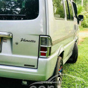 NISSAN VANETTE 2000