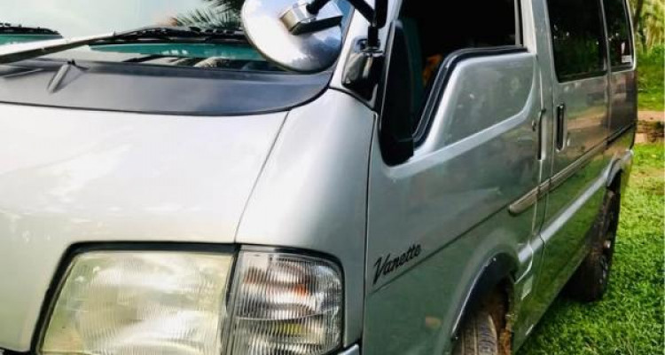 NISSAN VANETTE 2000