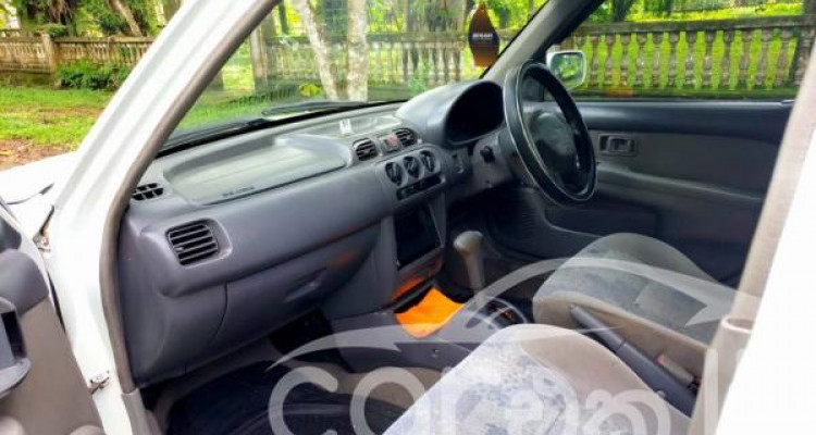 NISSAN MARCH K11 2000