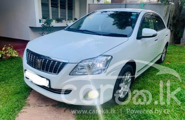 TOYOTA PREMIO 2013