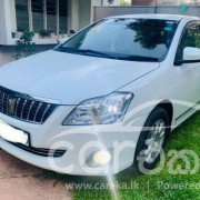 TOYOTA PREMIO 2013