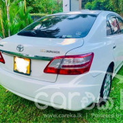 TOYOTA PREMIO 2013