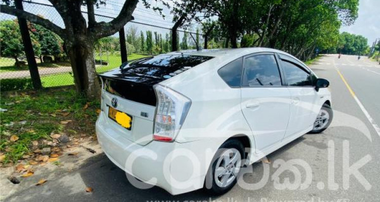 TOYOTA PRIUS 2011