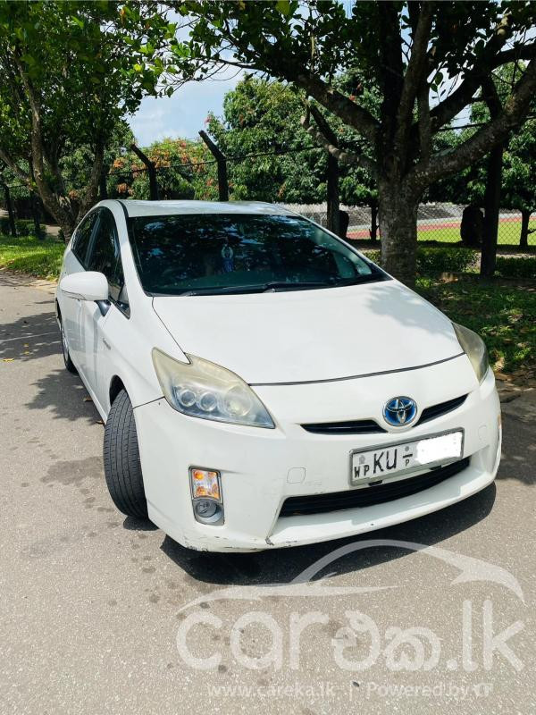 TOYOTA PRIUS 2011