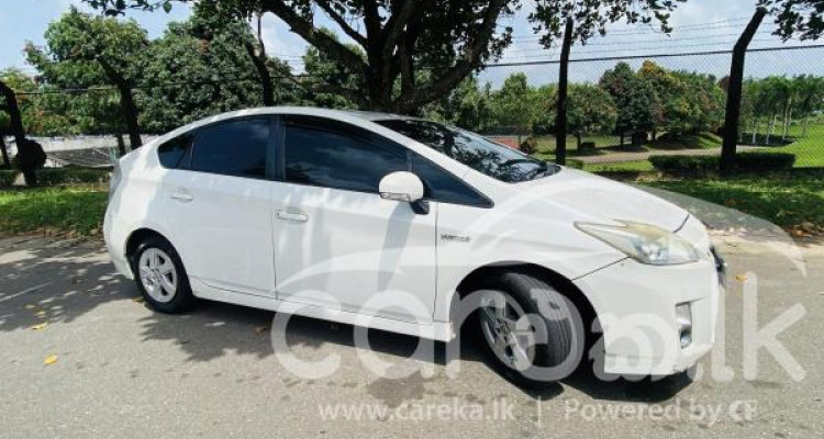 TOYOTA PRIUS 2011