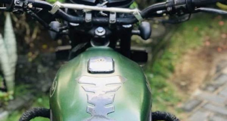 BAJAJ BOXER 2004