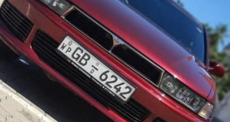 MITSUBISHI GALANT 2000