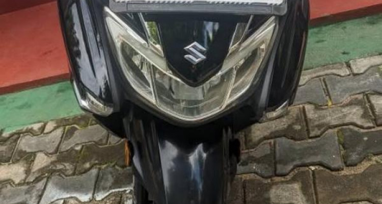 SUZUKI BURGMAN 2019