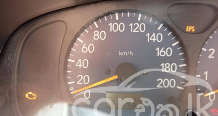 SUZUKI SWIFT 2001