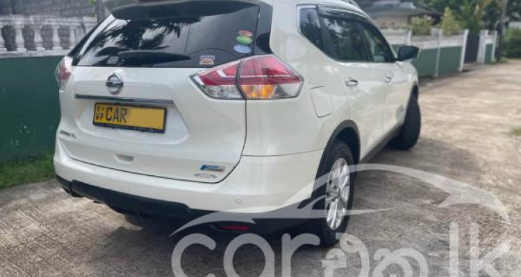 NISSAN X TRAIL T32 2016