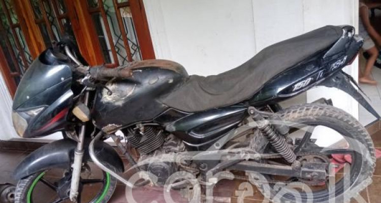 BAJAJ PULSAR 150 2005