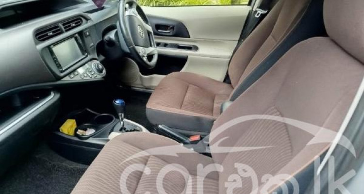 TOYOTA AQUA 2014